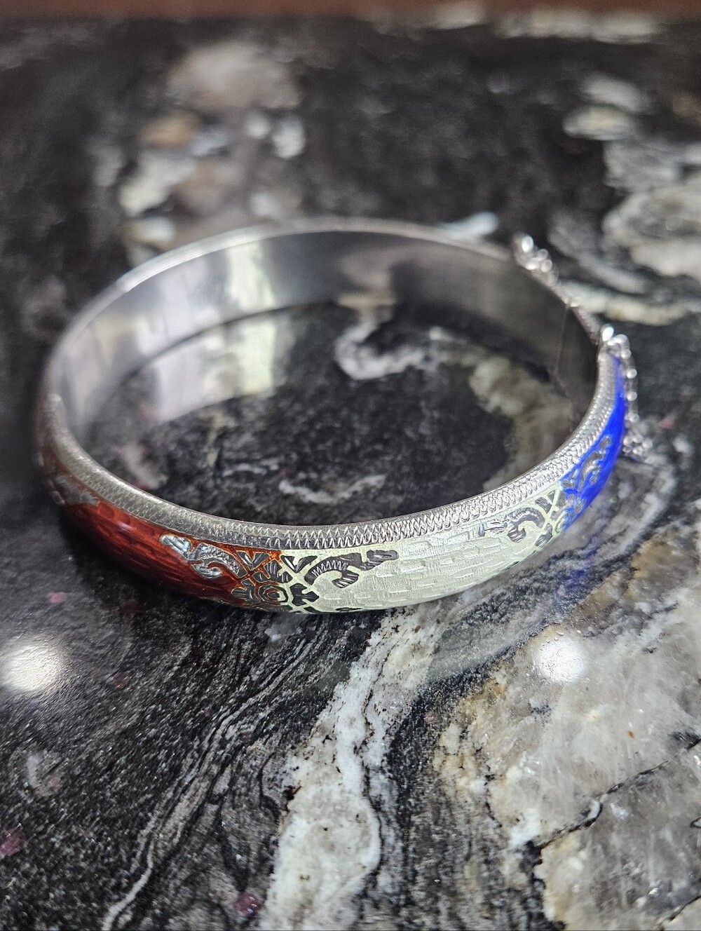 SIAM Sterling Silver and Enamel Hindged Bangle Bracelet (Vintage 1950's)